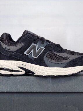 Big Kids' New Balance 2002R Shoes - Black / Black GC2002BK